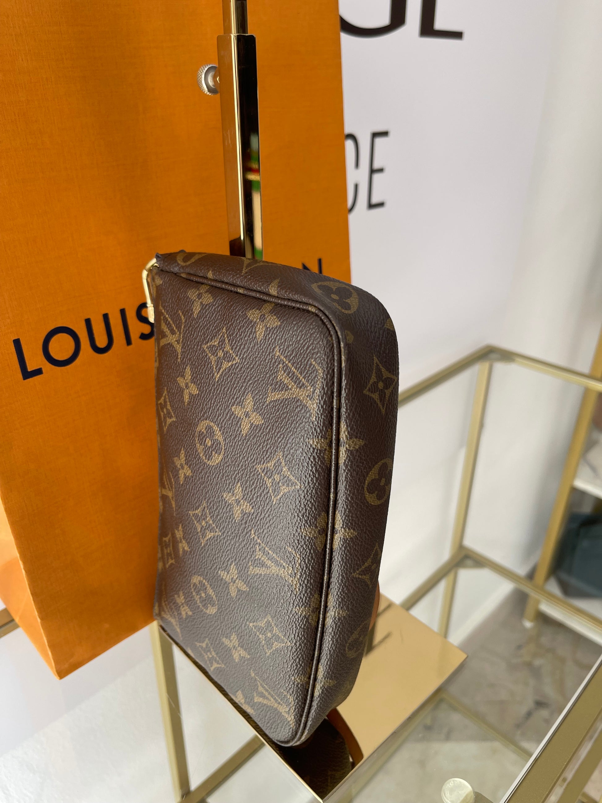 Pochette Accessoires Monogram Louis Vuitton