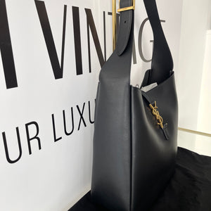 Le 5 à 7 large morbida in pelle martellata Saint Laurent