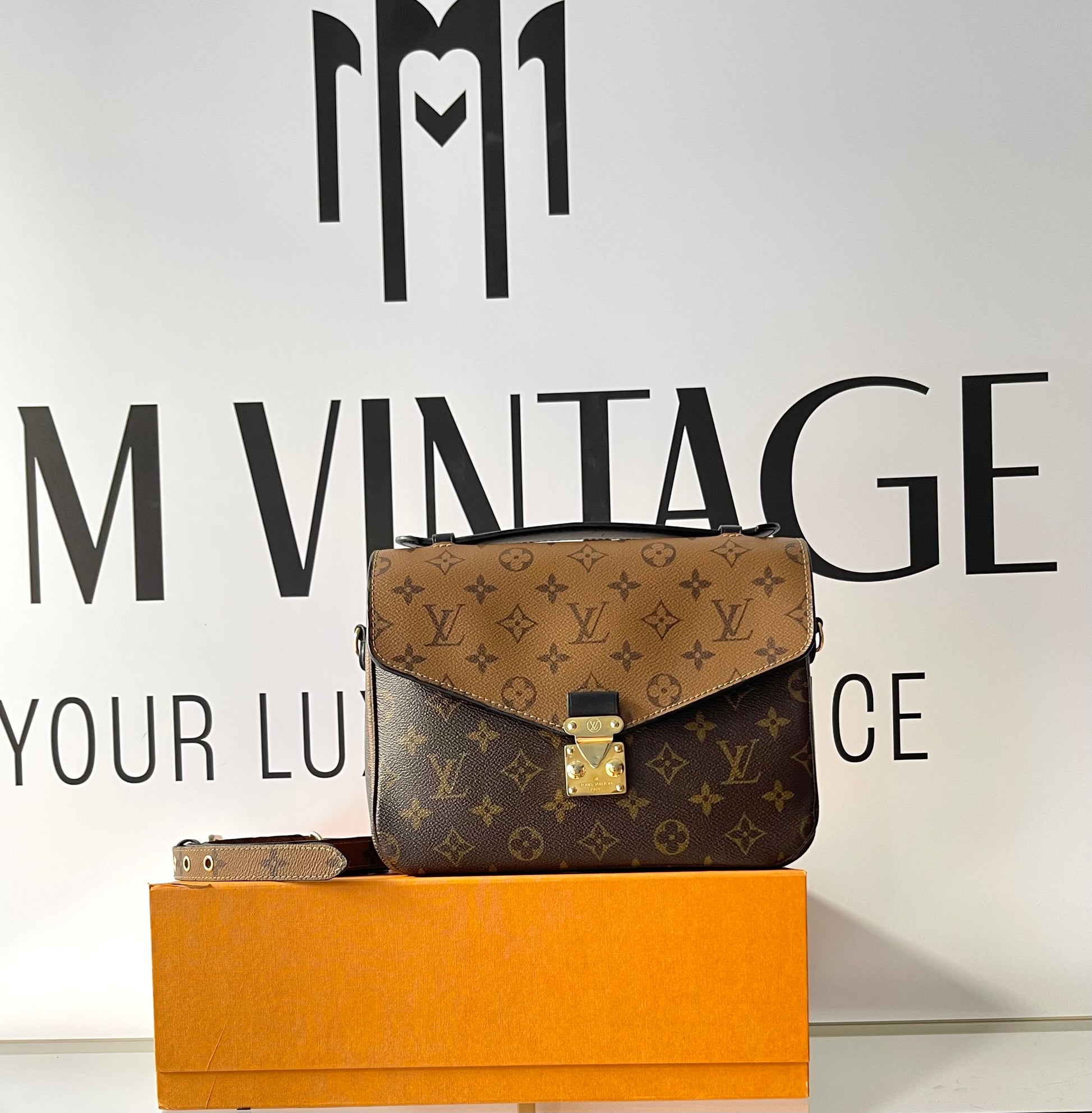 Borsa Metis Monogram Reverse Canvas Louis Vuitton