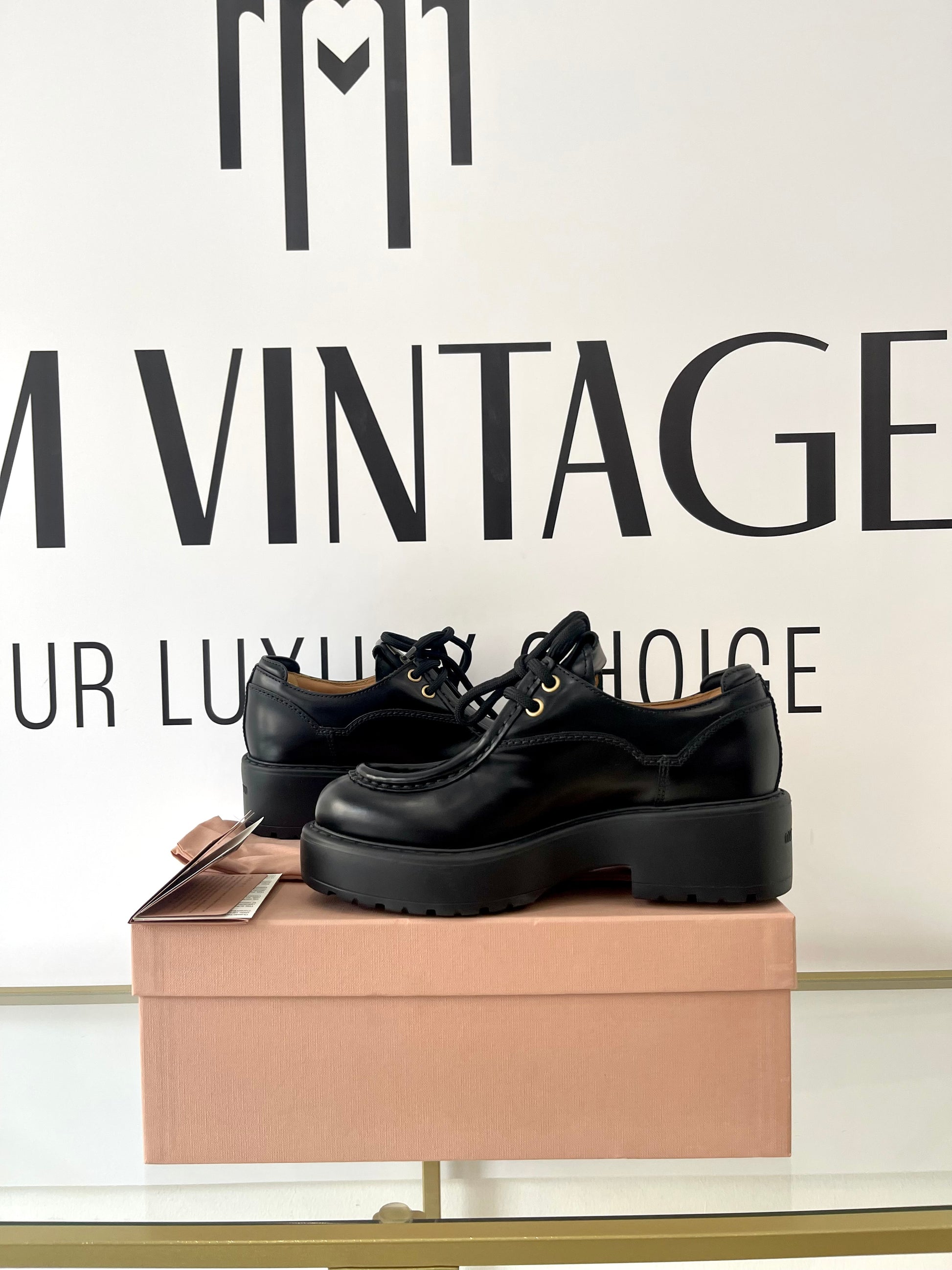 Scarpe stringate in pelle Miu Miu