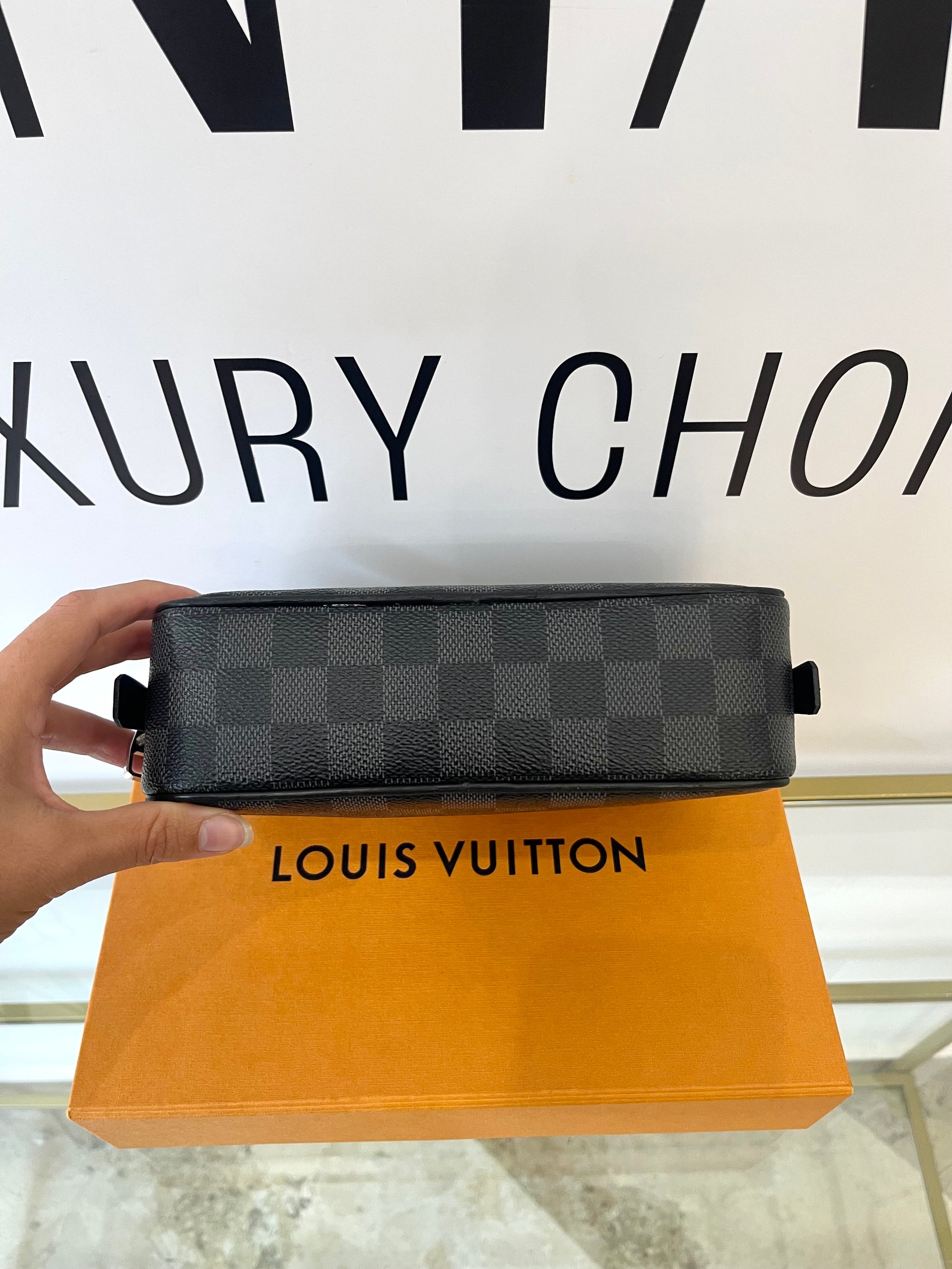 Trousse Toilette PM Damien Graphite Louis Vuitton