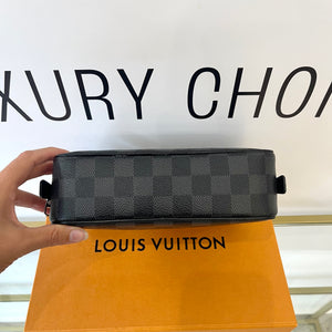 Trousse Toilette PM Damien Graphite Louis Vuitton