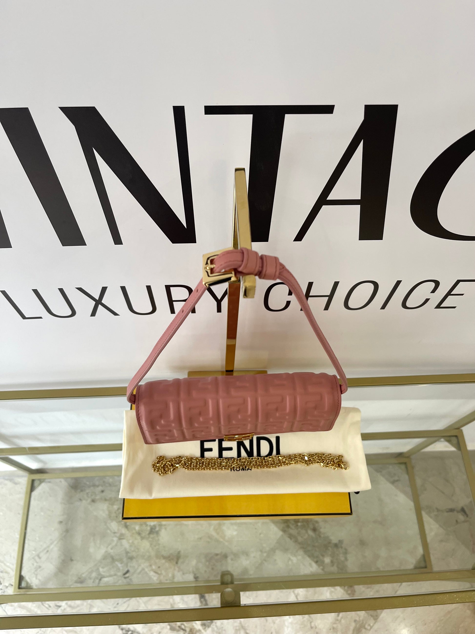Wallet on Chain Baguette rosa Fendi