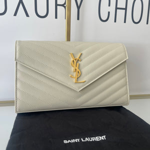 Wallet On Chain Cassandre Saint Laurent