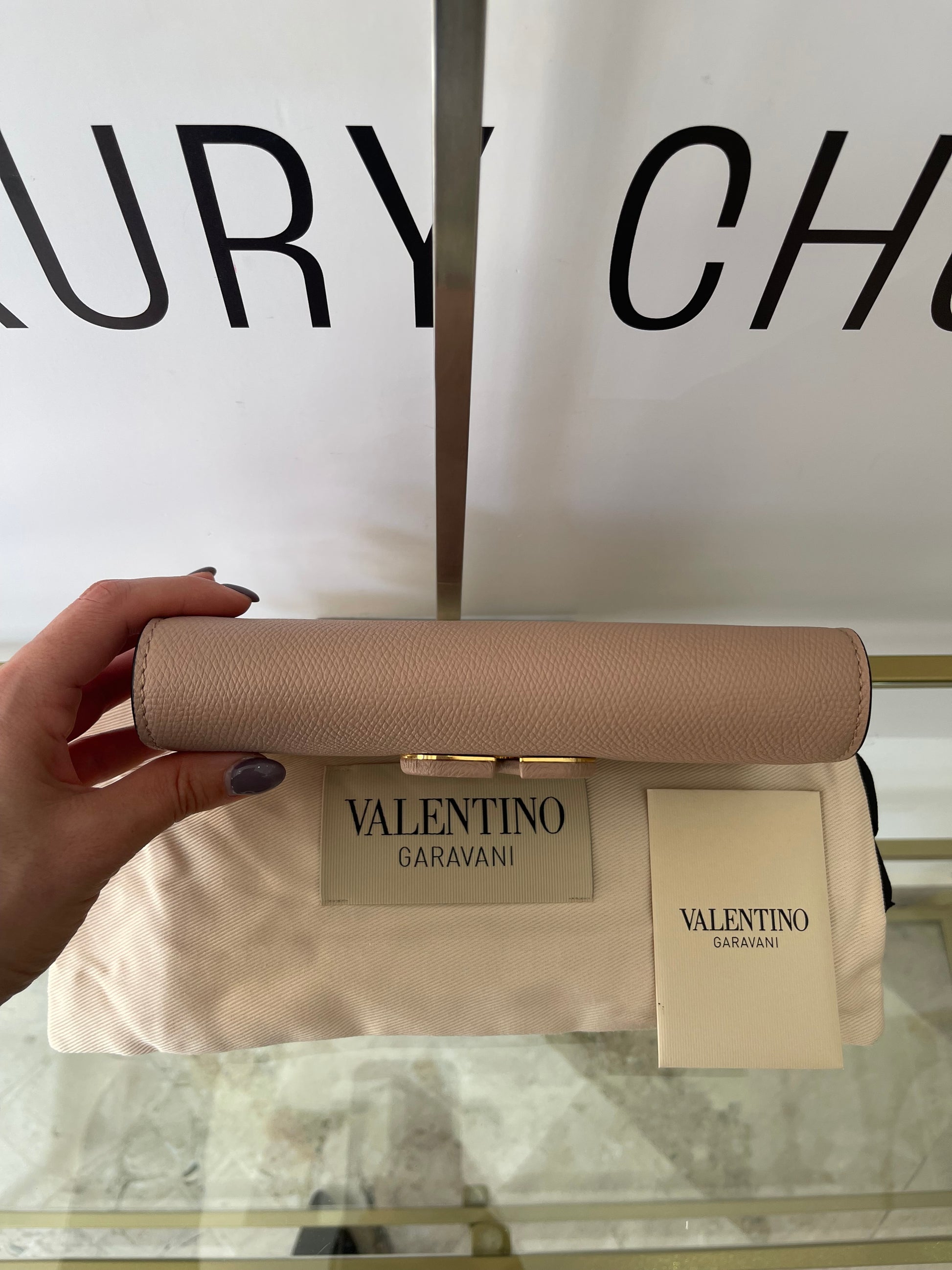 Wallet On Chain VLogo Signature Valentino Garavani