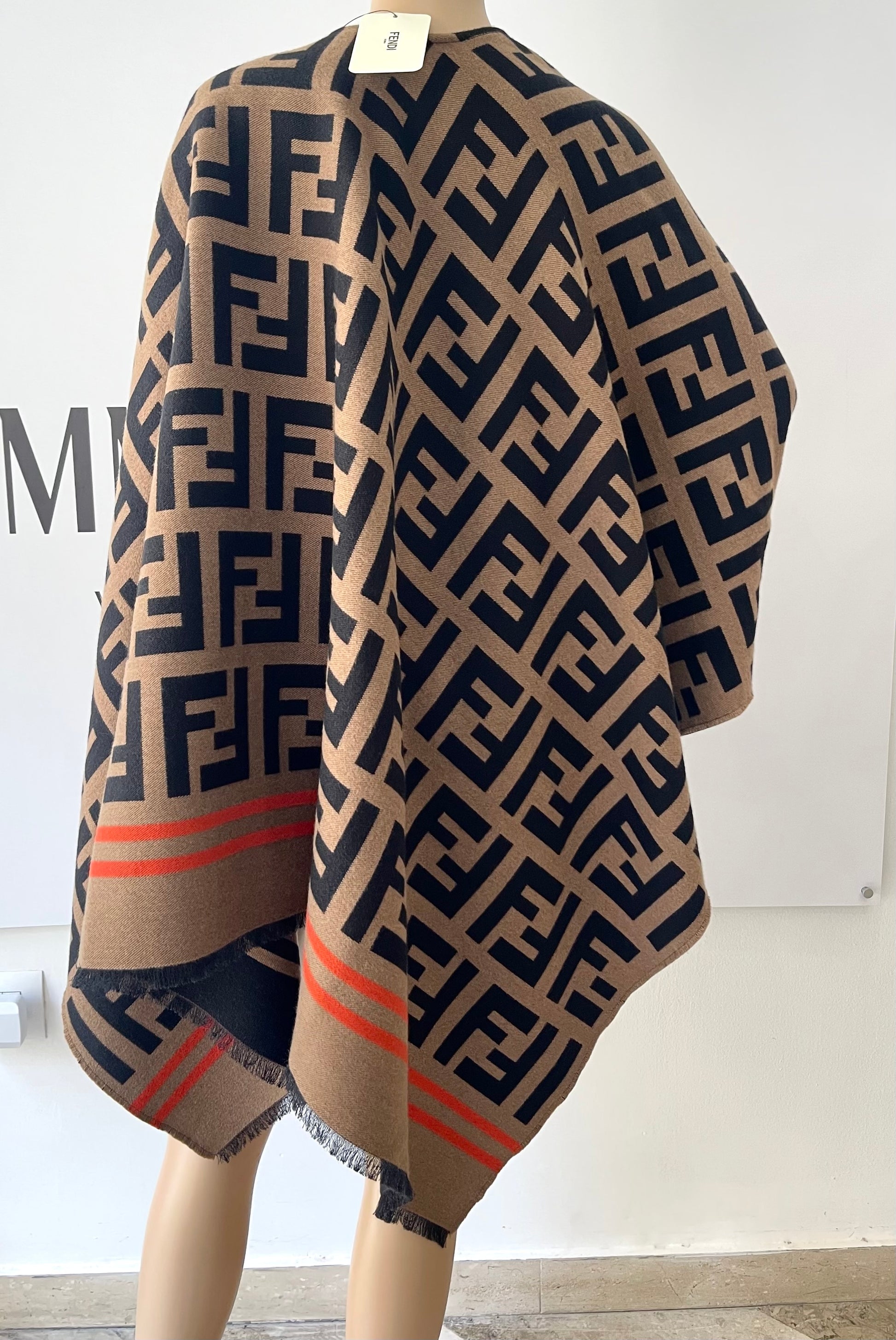Poncho FF Fendi