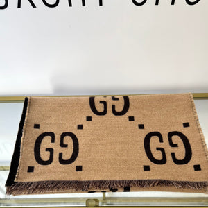 Sciarpa in lana e seta con motivo GG Jacquard Gucci