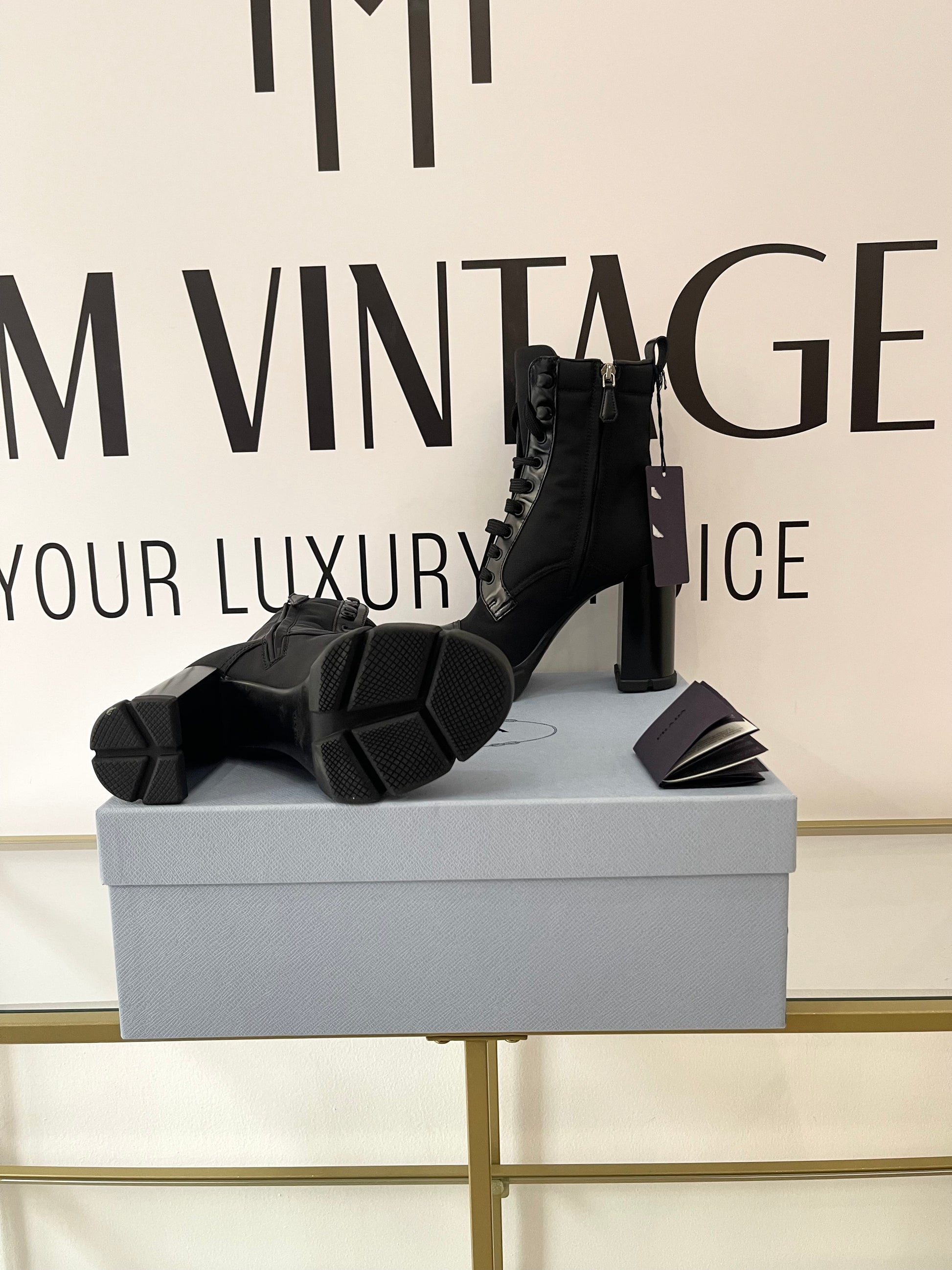 Stivaletti in Re-Nylon e pelle Prada