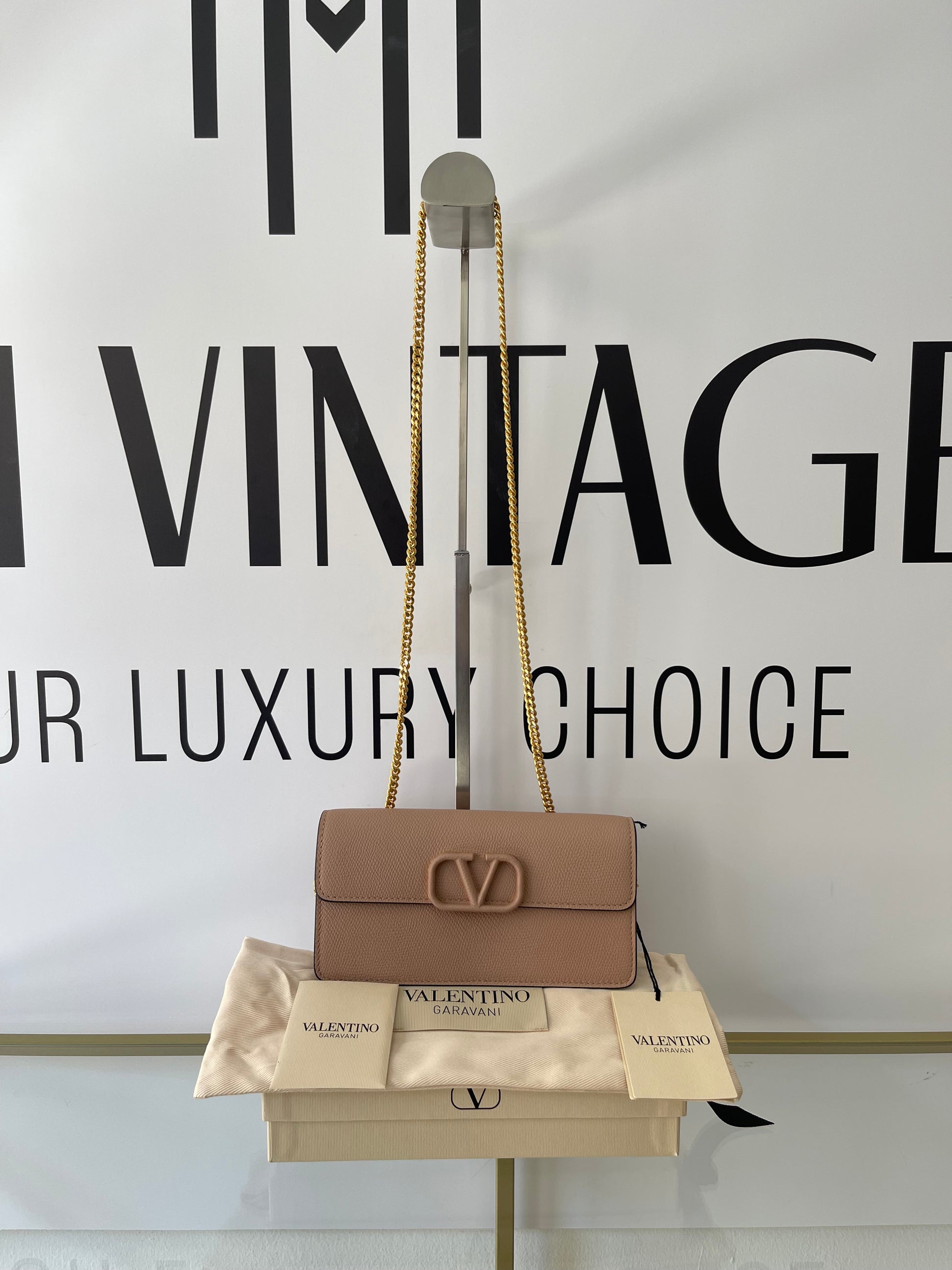 Wallet On Chain VLogo Signature Valentino Garavani