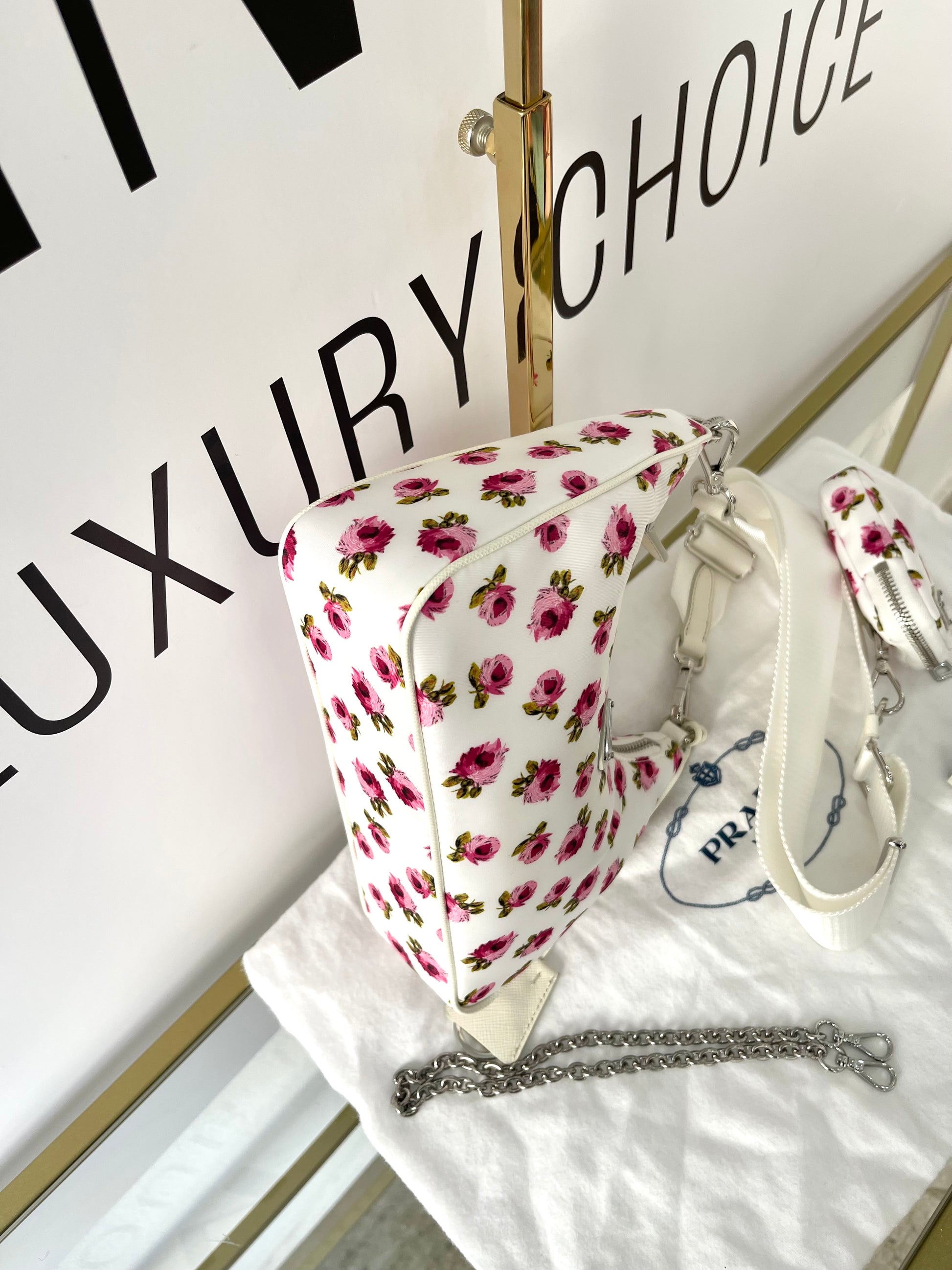 Borsa Re-Edition 2005 in Re-Nylon e Saffiano con motivo rose Prada