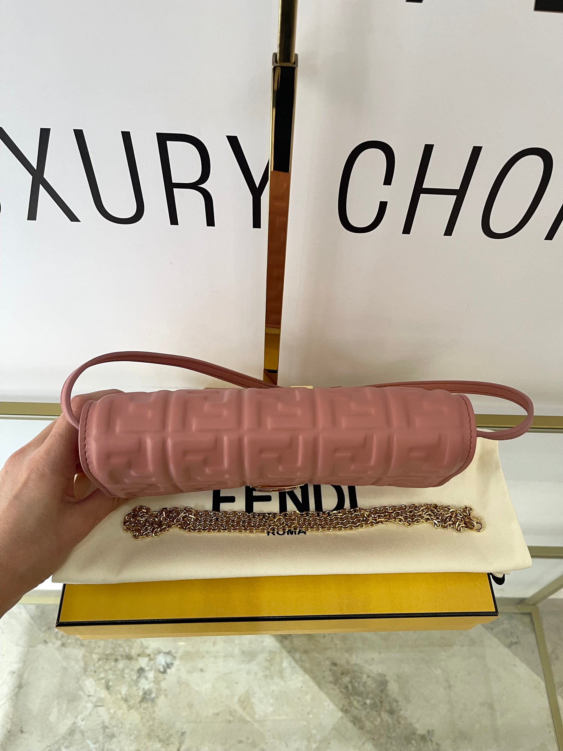 Wallet on Chain Baguette rosa Fendi