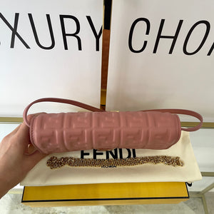 Wallet on Chain Baguette rosa Fendi
