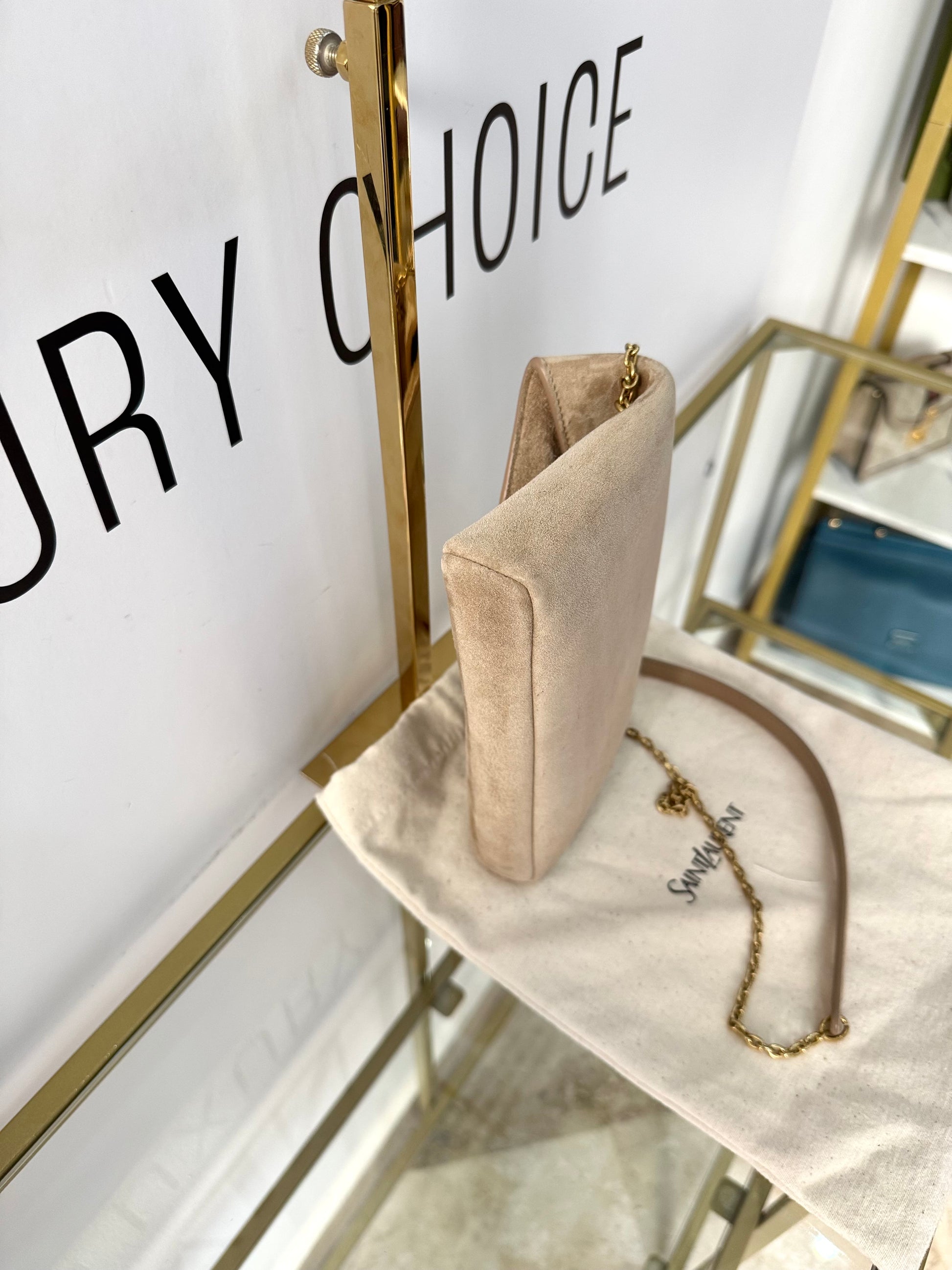Pochette Cassandre in Suede Saint Laurent