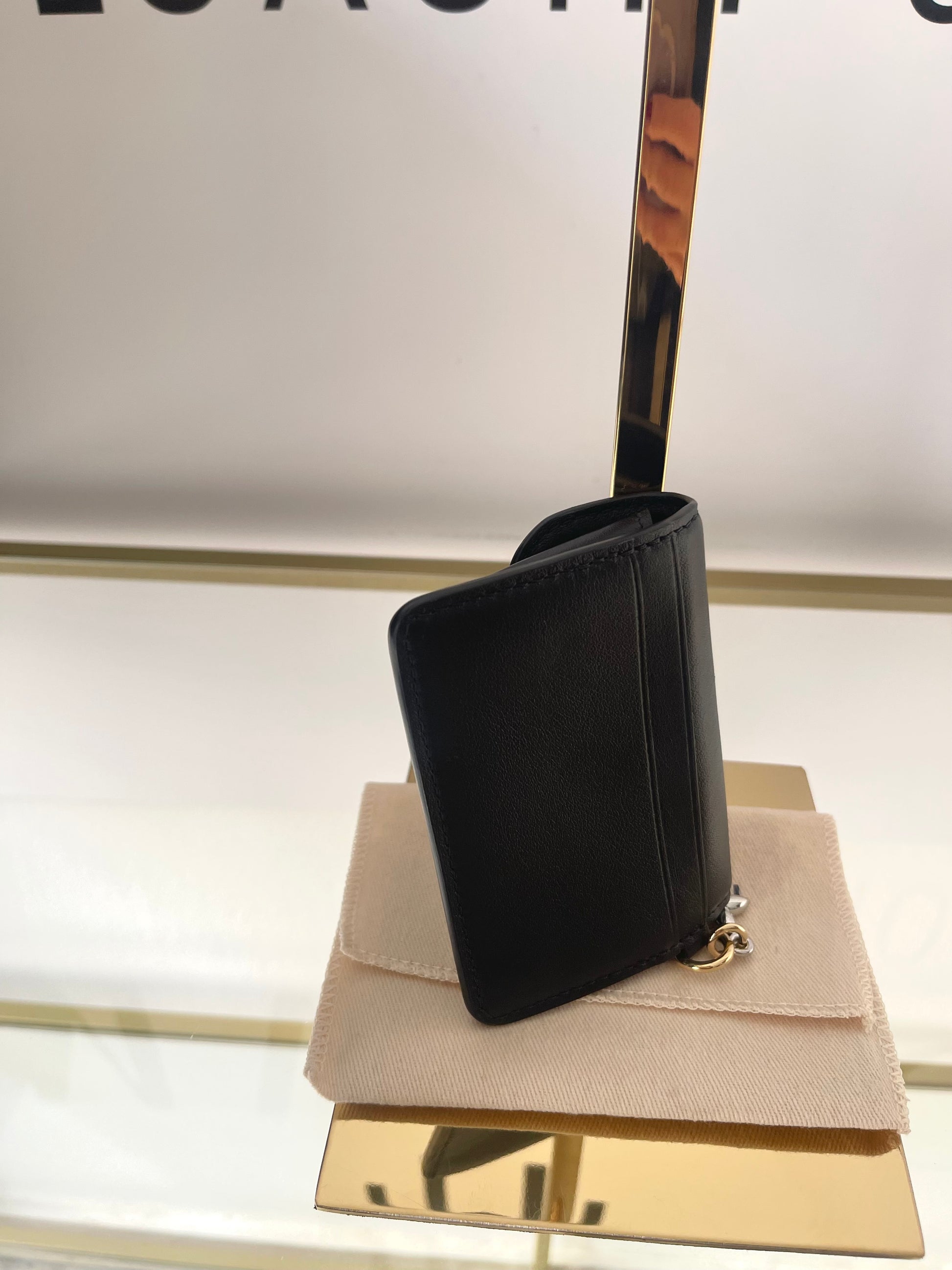 Portacarte di credito Tiny Recto Verso LV Bloom Louis Vuitton