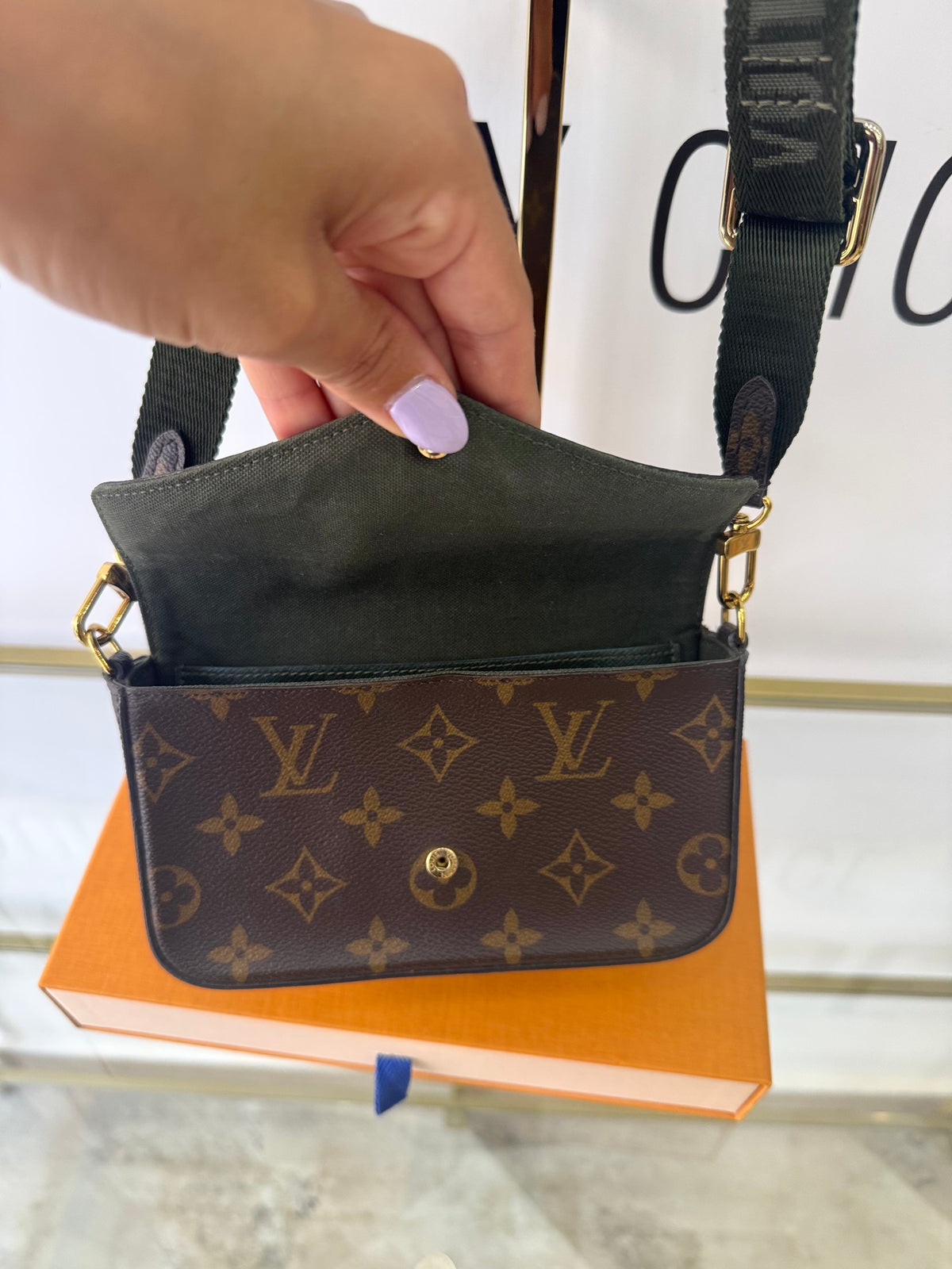 Pochette Félicie Strap & Go Monogram Louis Vuitton