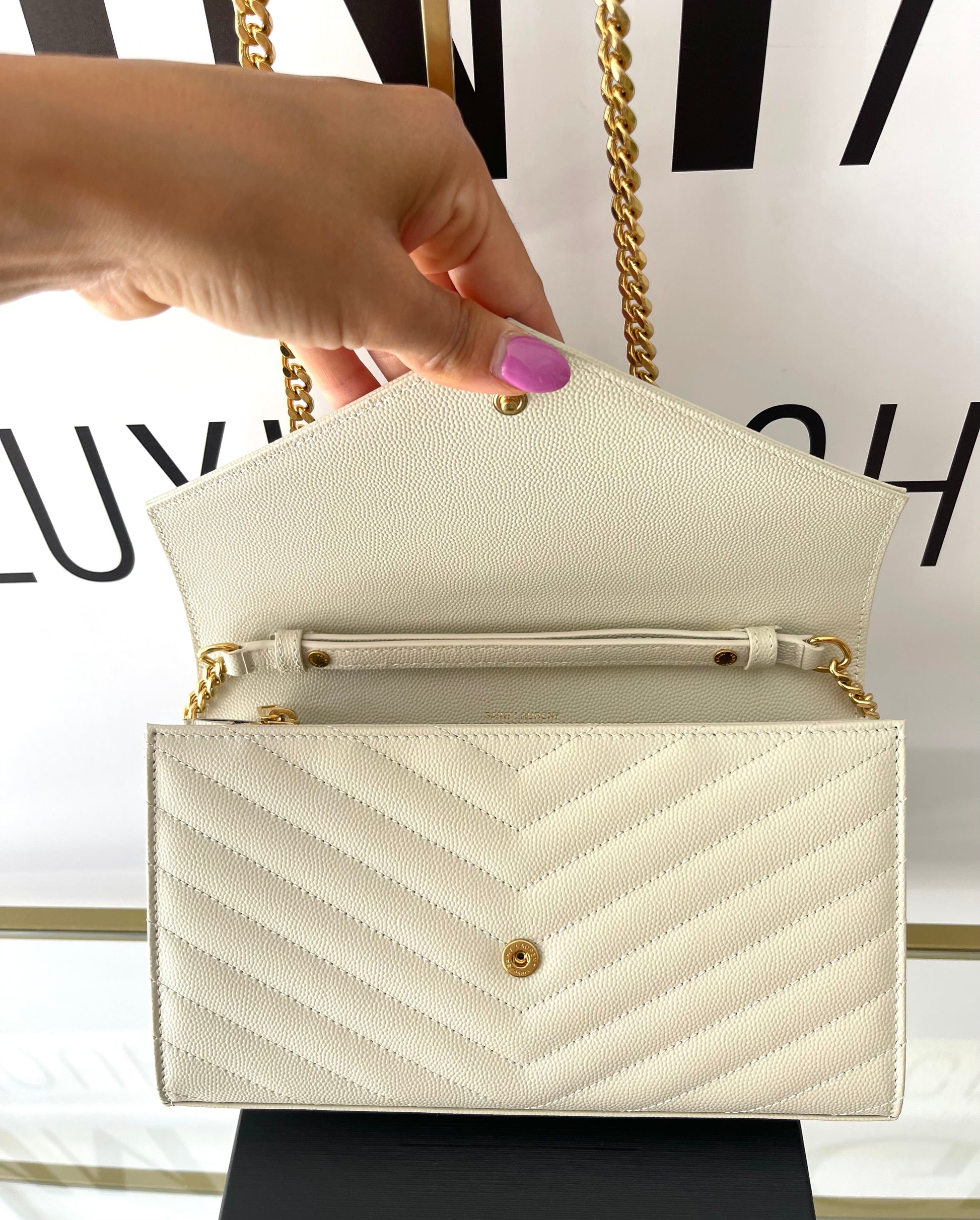 Wallet On Chain Cassandre Saint Laurent