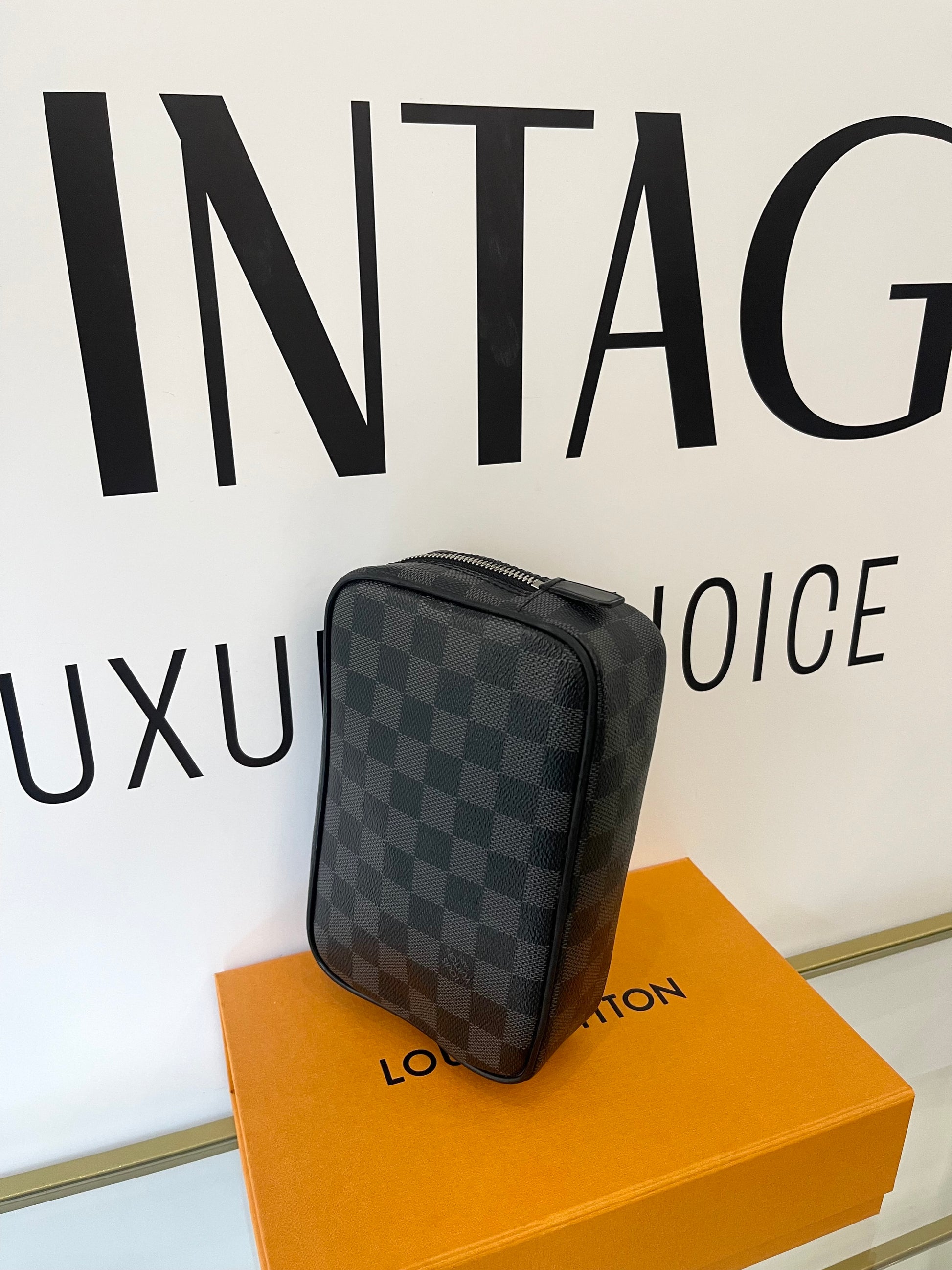 Trousse Toilette PM Damien Graphite Louis Vuitton