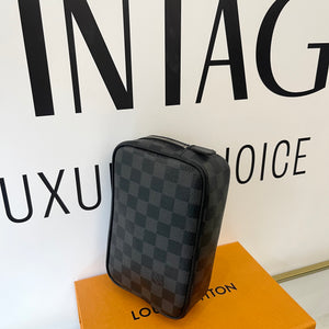 Trousse Toilette PM Damien Graphite Louis Vuitton