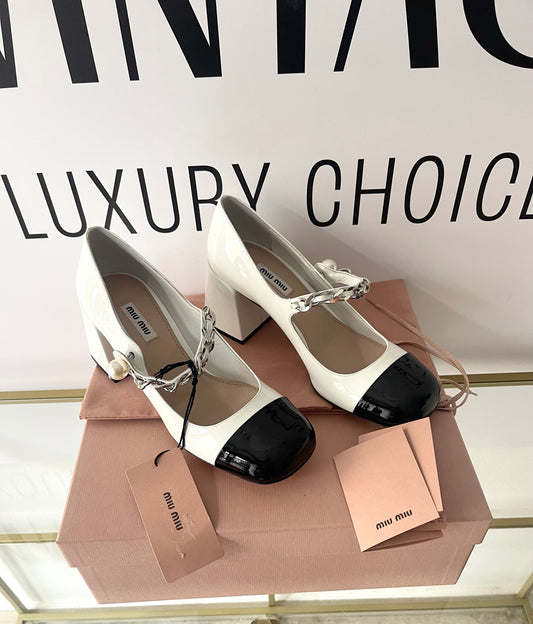 Décolleté Pumps Mary Jane in vernice Miu Miu
