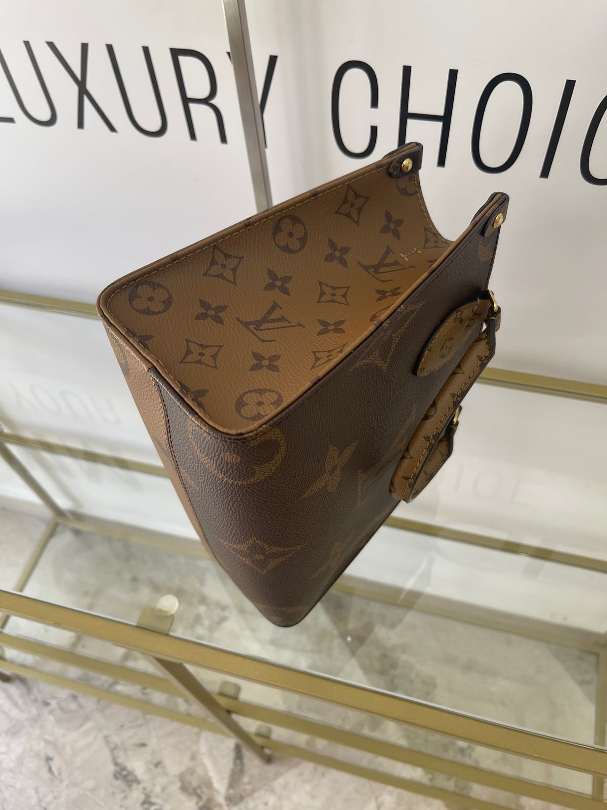 Borsa OnTheGo PM Monogram Reverse Giant Louis Vuitton