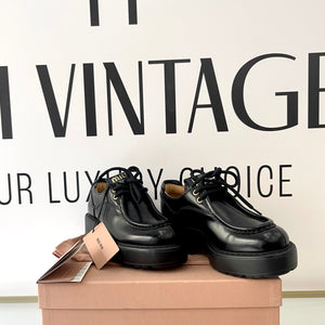 Scarpe stringate in pelle Miu Miu