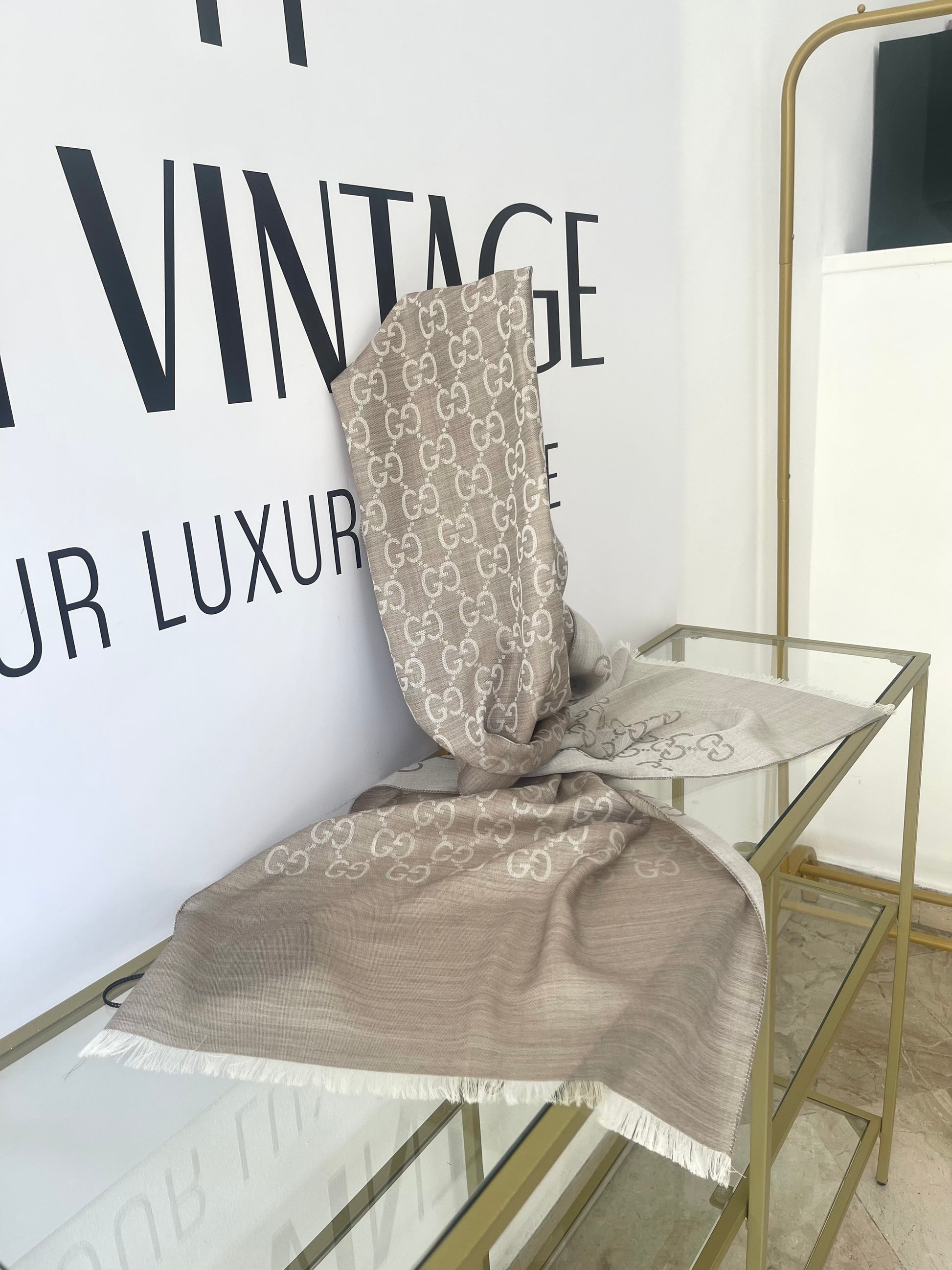 Stola GG  in lana e seta reversibile Gucci