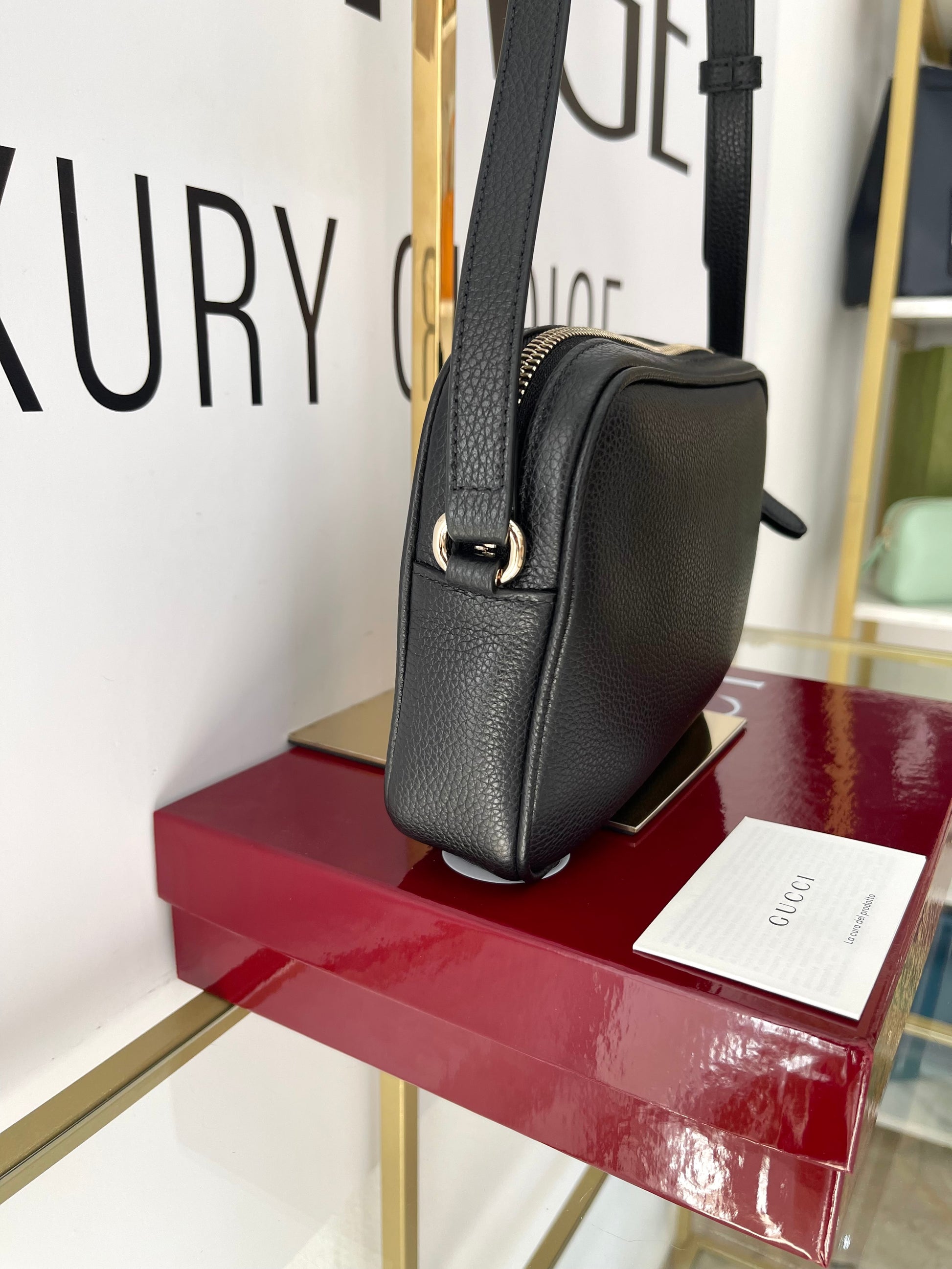 Borsa in pelle martellata Gucci