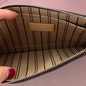 Pochette Monogram Louis Vuitton