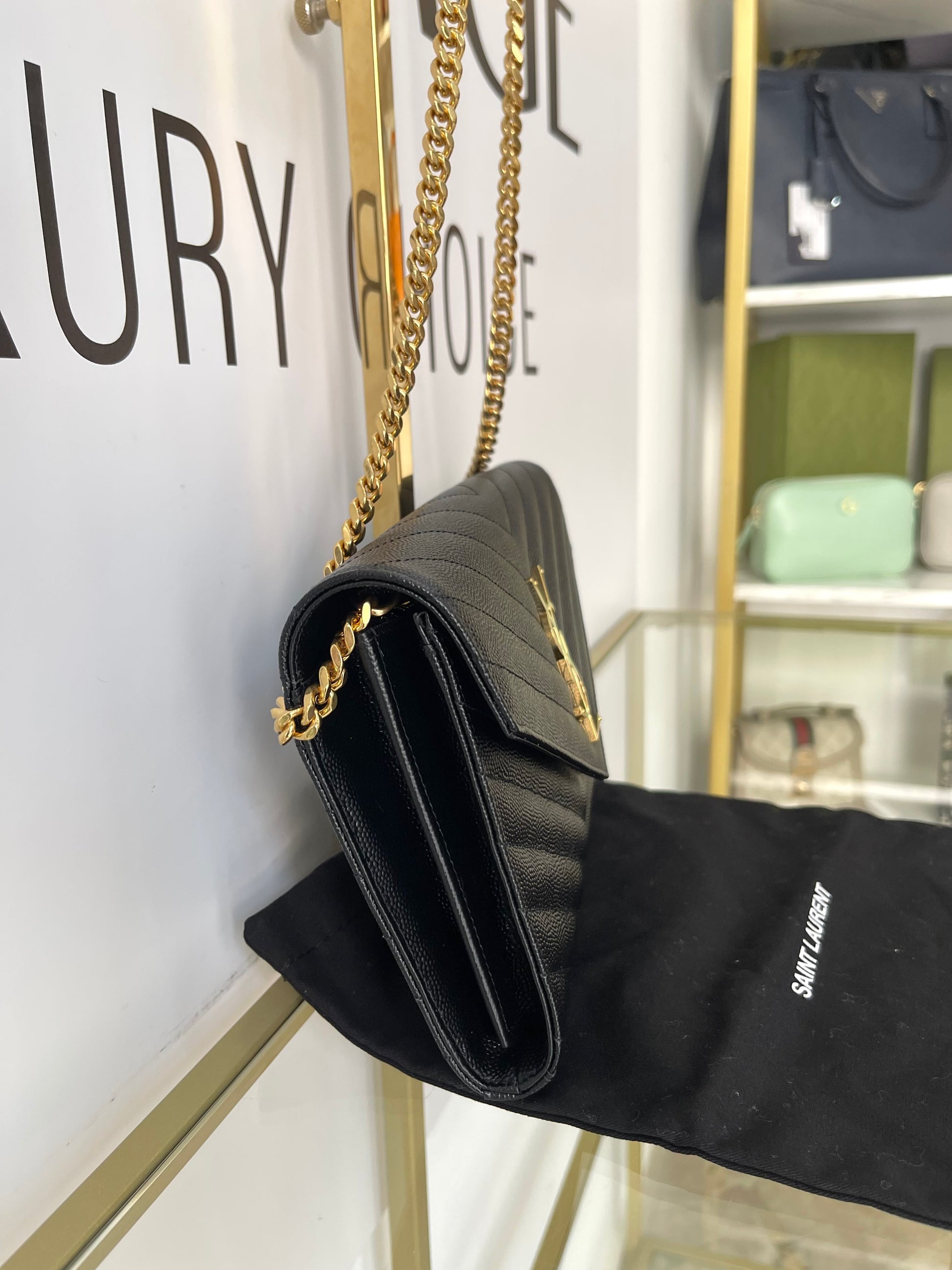 Wallet On Chain Cassandre Saint Laurent
