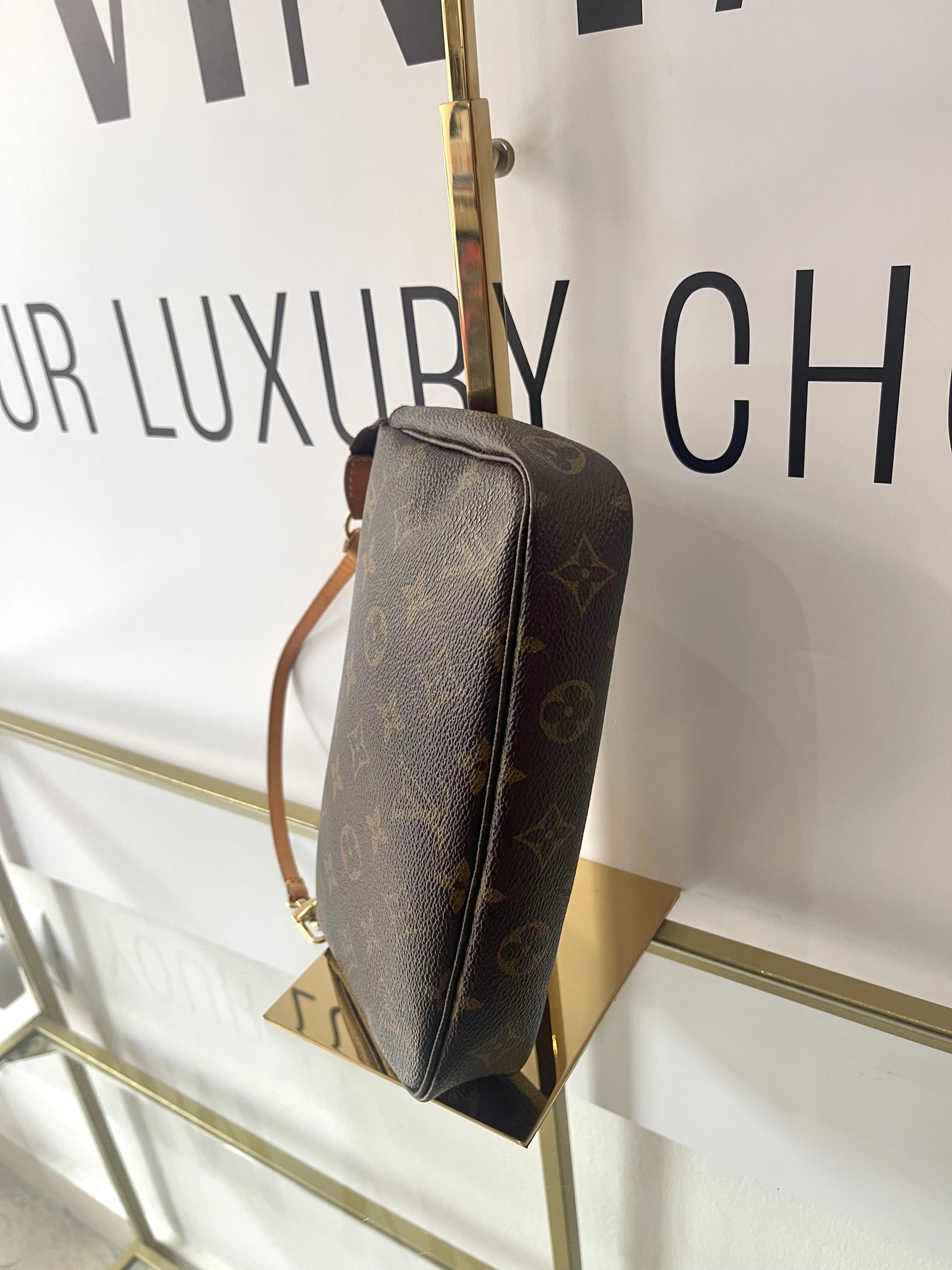 Pochette Accessoires Monogram Louis Vuitton