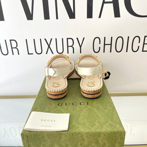 Sandali con dettaglio a catena Gucci