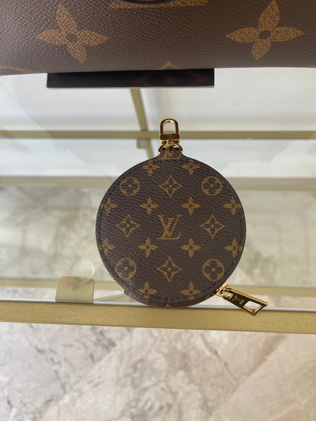 Borsa OnTheGo PM Monogram Reverse Giant Louis Vuitton