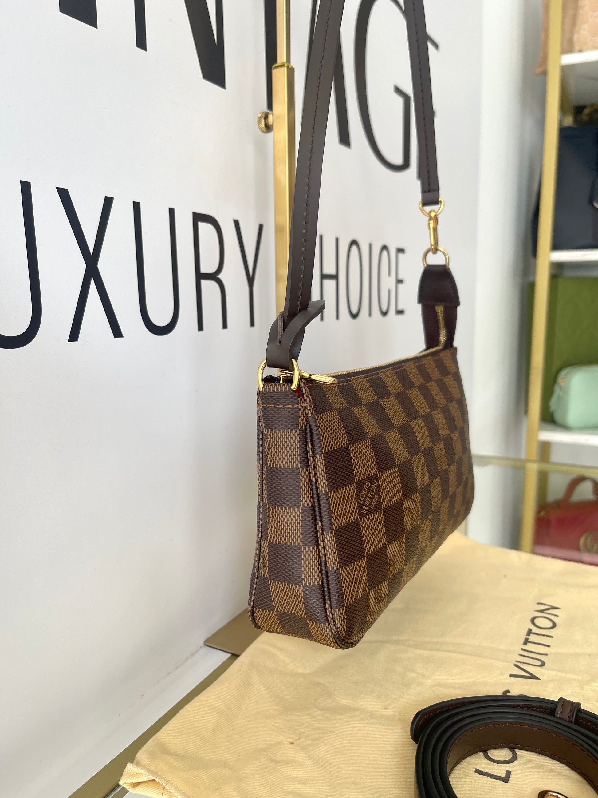 Pochette Accessoires Damier Ebéne Louis Vuitton