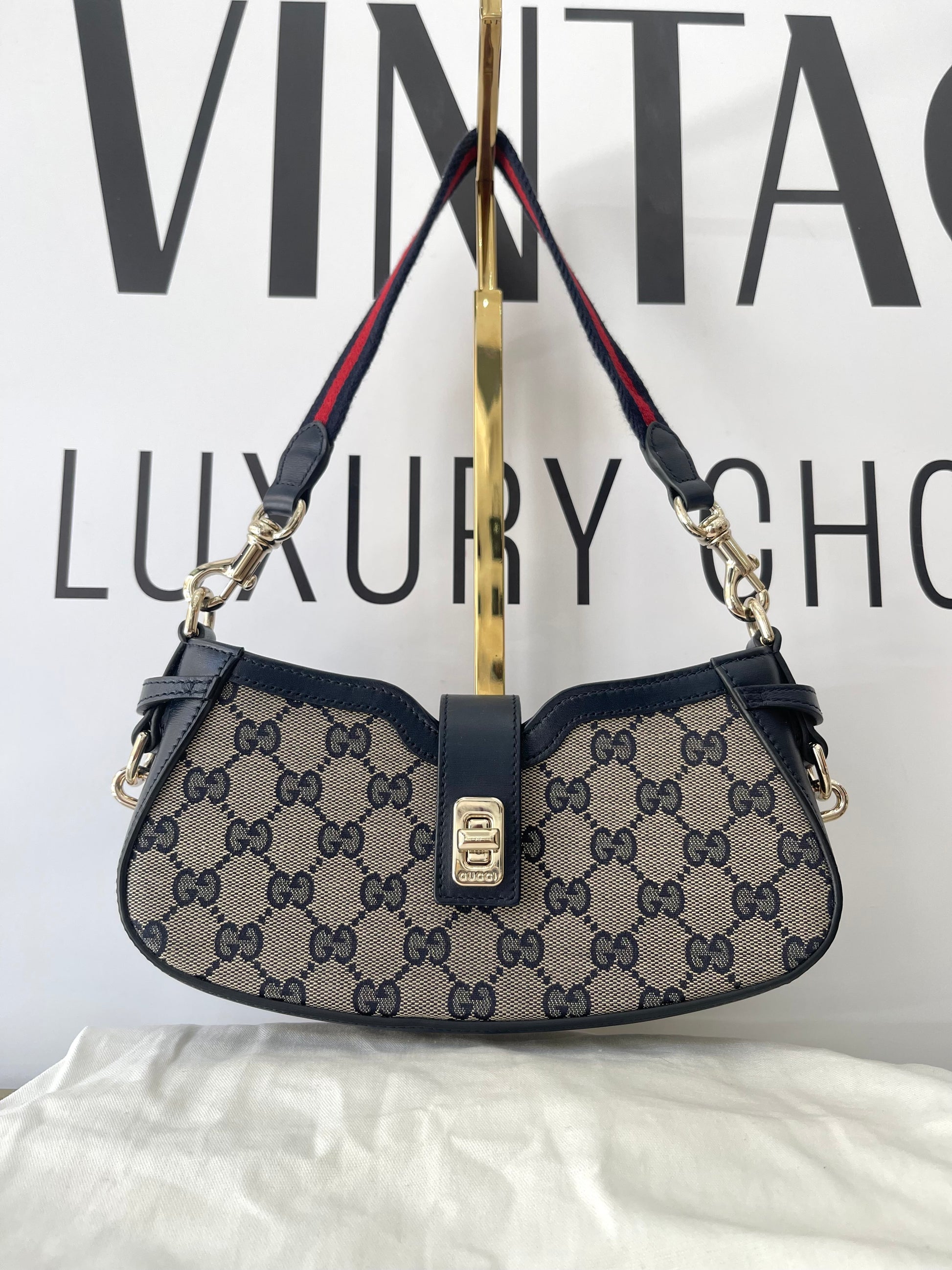 Borsa Moon Side GG Supreme Gucci