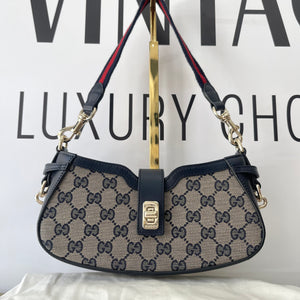 Borsa Moon Side GG Supreme Gucci