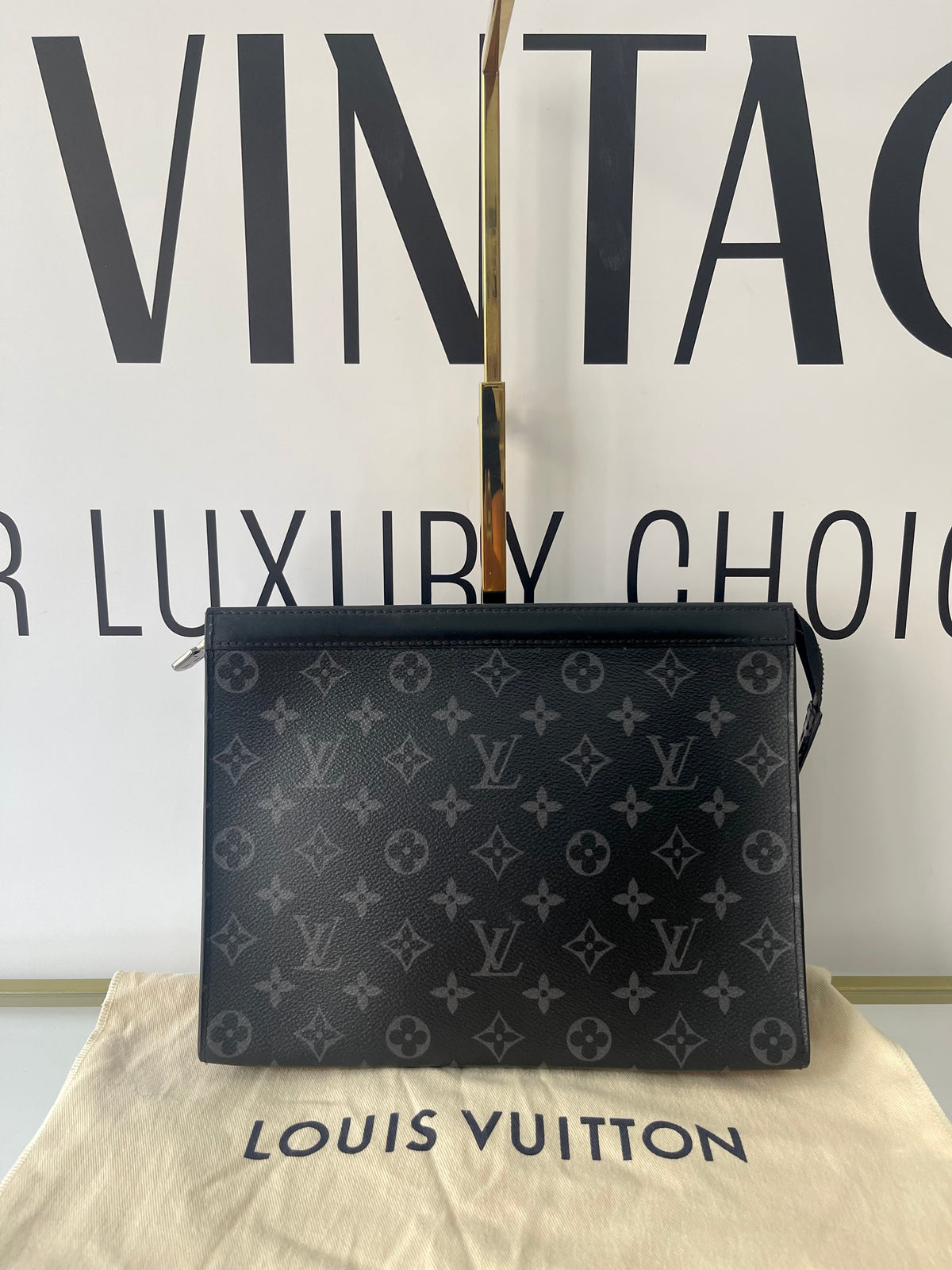 Pochette Voyage MM Monogram Eclipse Louis Vuitton