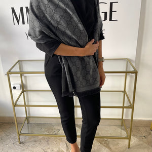 Sciarpa GG jacquard grigio antracite Gucci