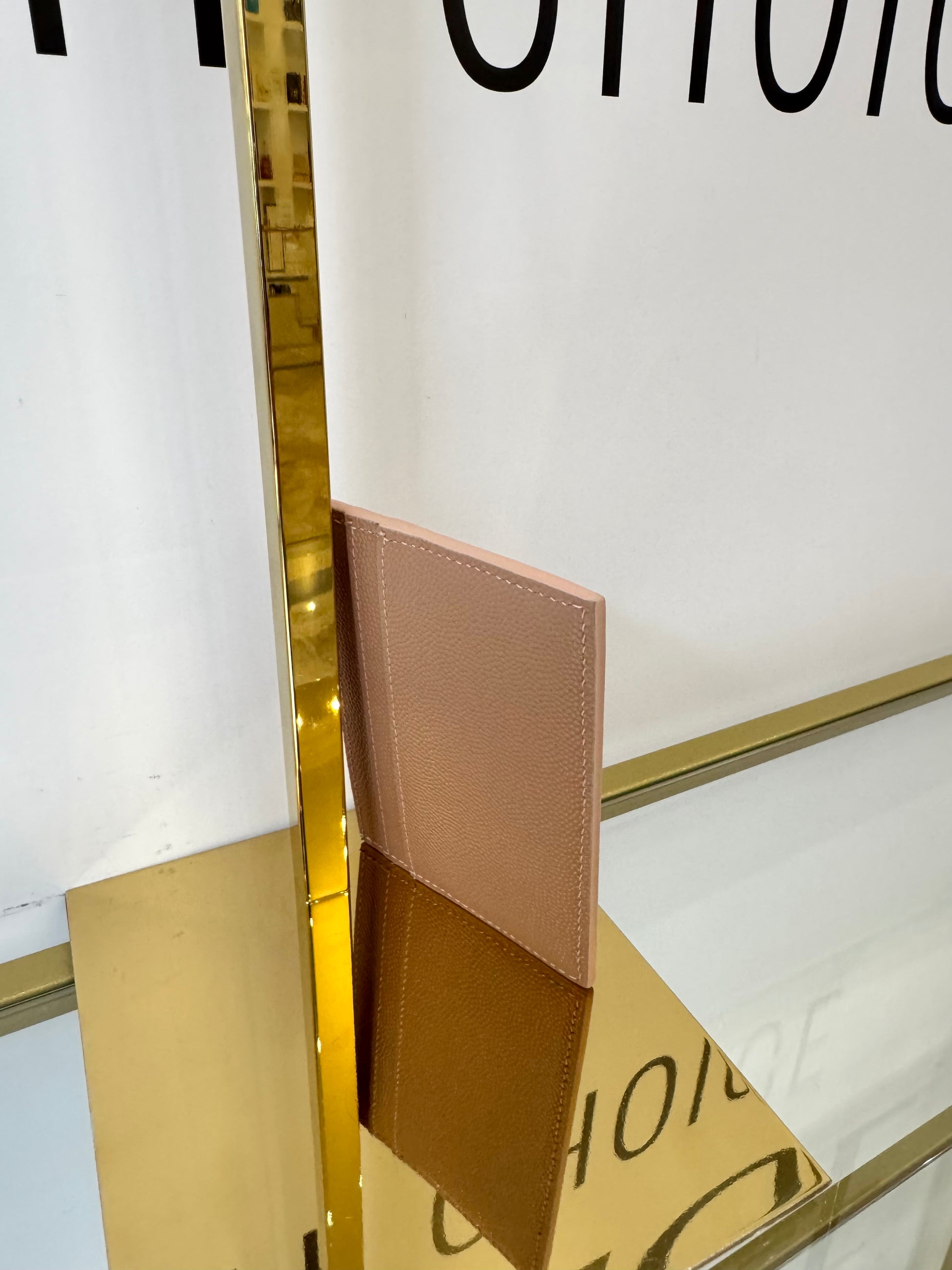 Portacarte in pelle martellata Saint Laurent beige scuro