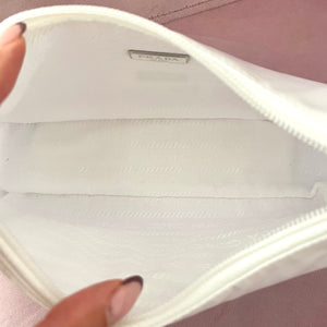 Borsa Re-Edition 2000 in Re-Nylon bianca Prada