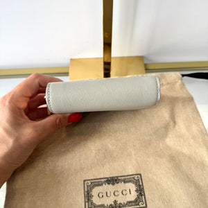 Portafoglio con logo Gucci grigio chiaro