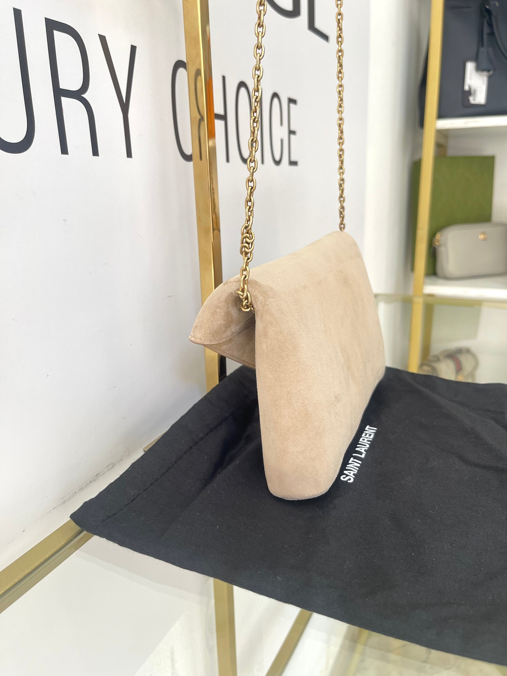 Pochette Cassandre in Suede Saint Laurent