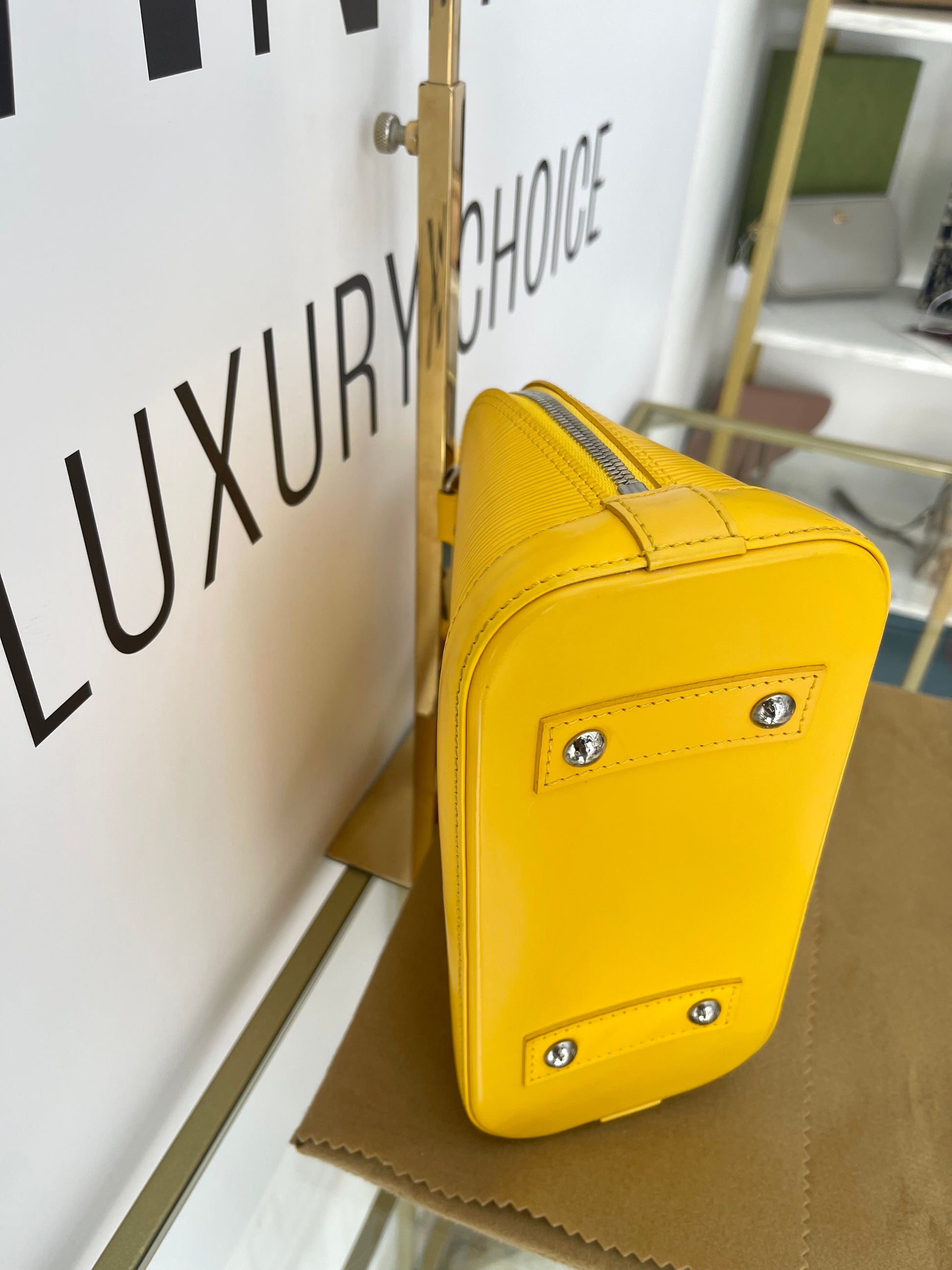 Borsa Alma Epi BB Louis Vuitton