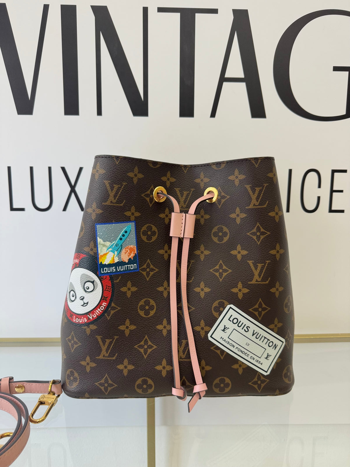 Borsa NéoNoé MM My LV World Tour Limited Edition Louis Vuitton