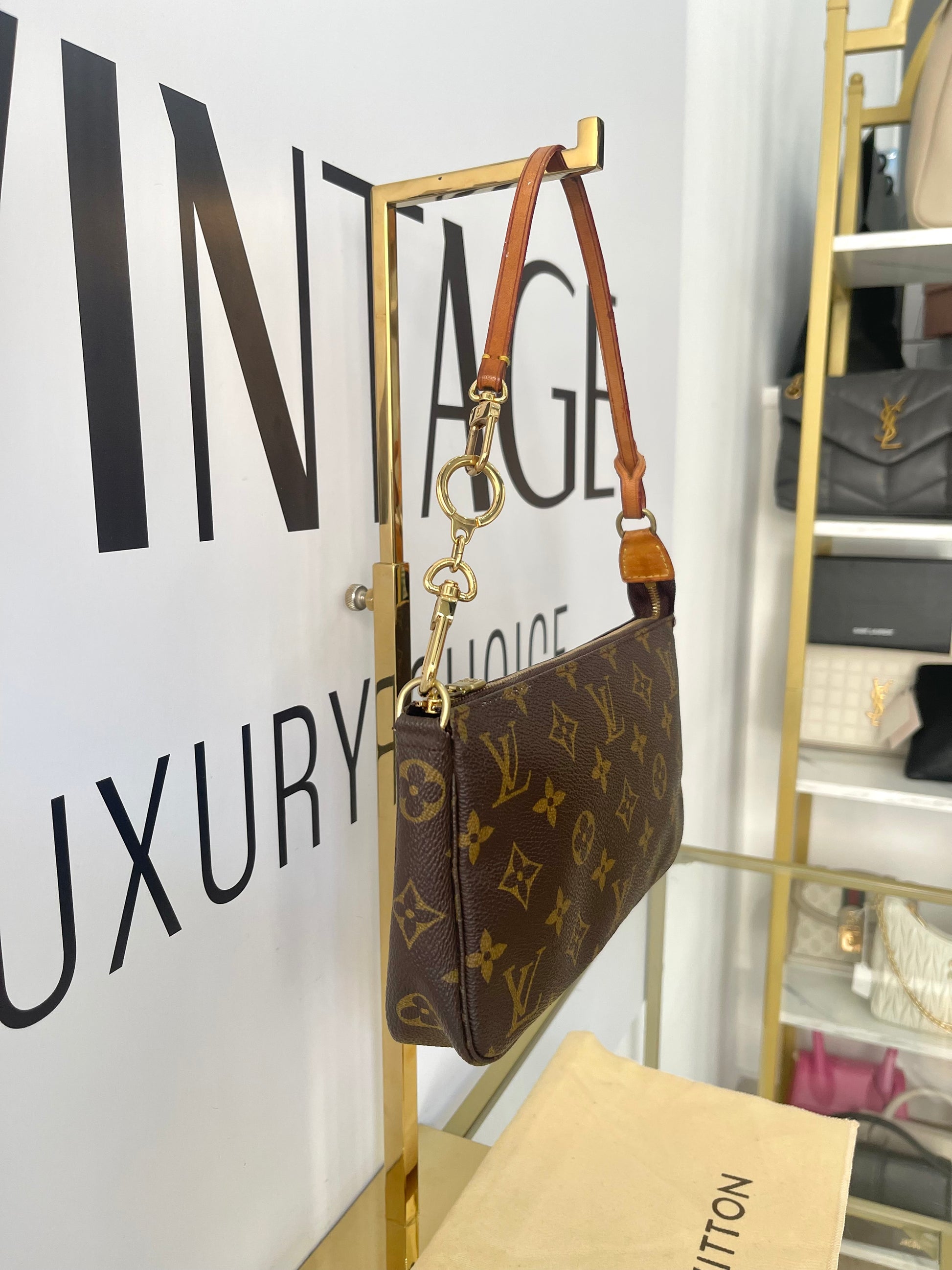 Pochette Accessoires Monogram Louis Vuitton