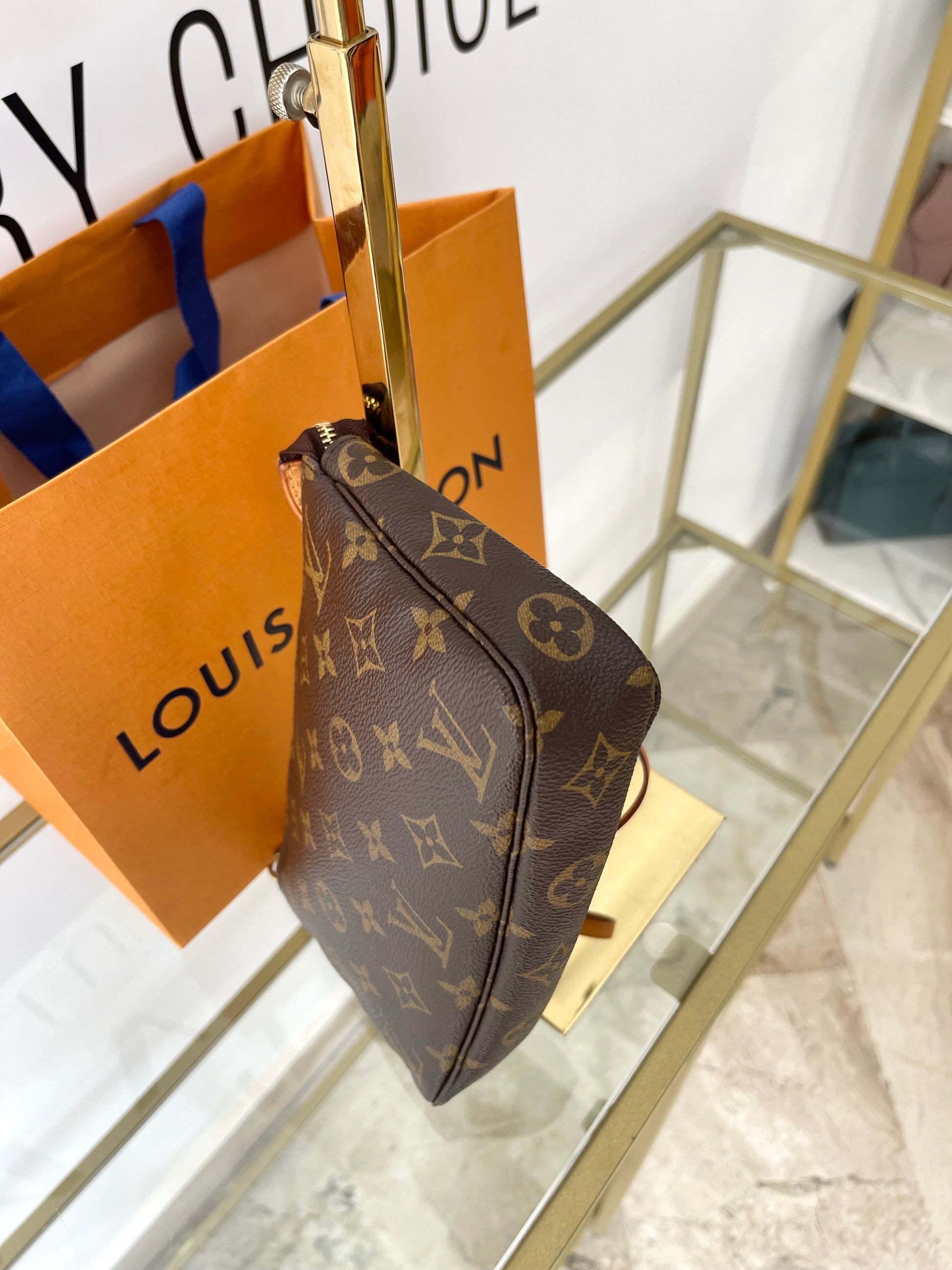 Pochette Accessoires Monogram Louis Vuitton