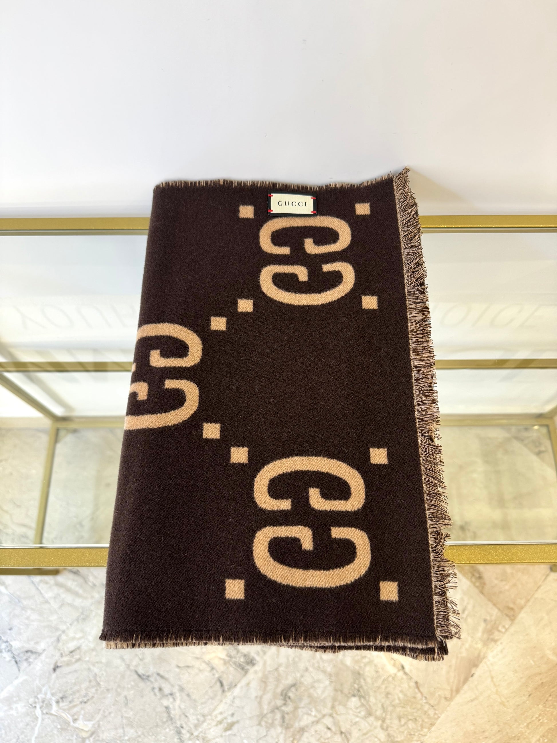 Sciarpa in lana e seta con motivo GG Jacquard Gucci