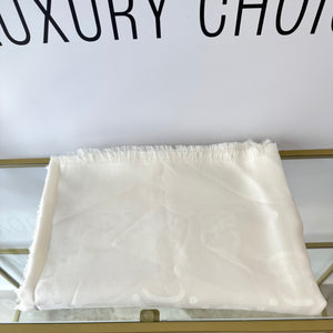 Scialle in lana e seta Jacquard con motivo GG bianco Gucci