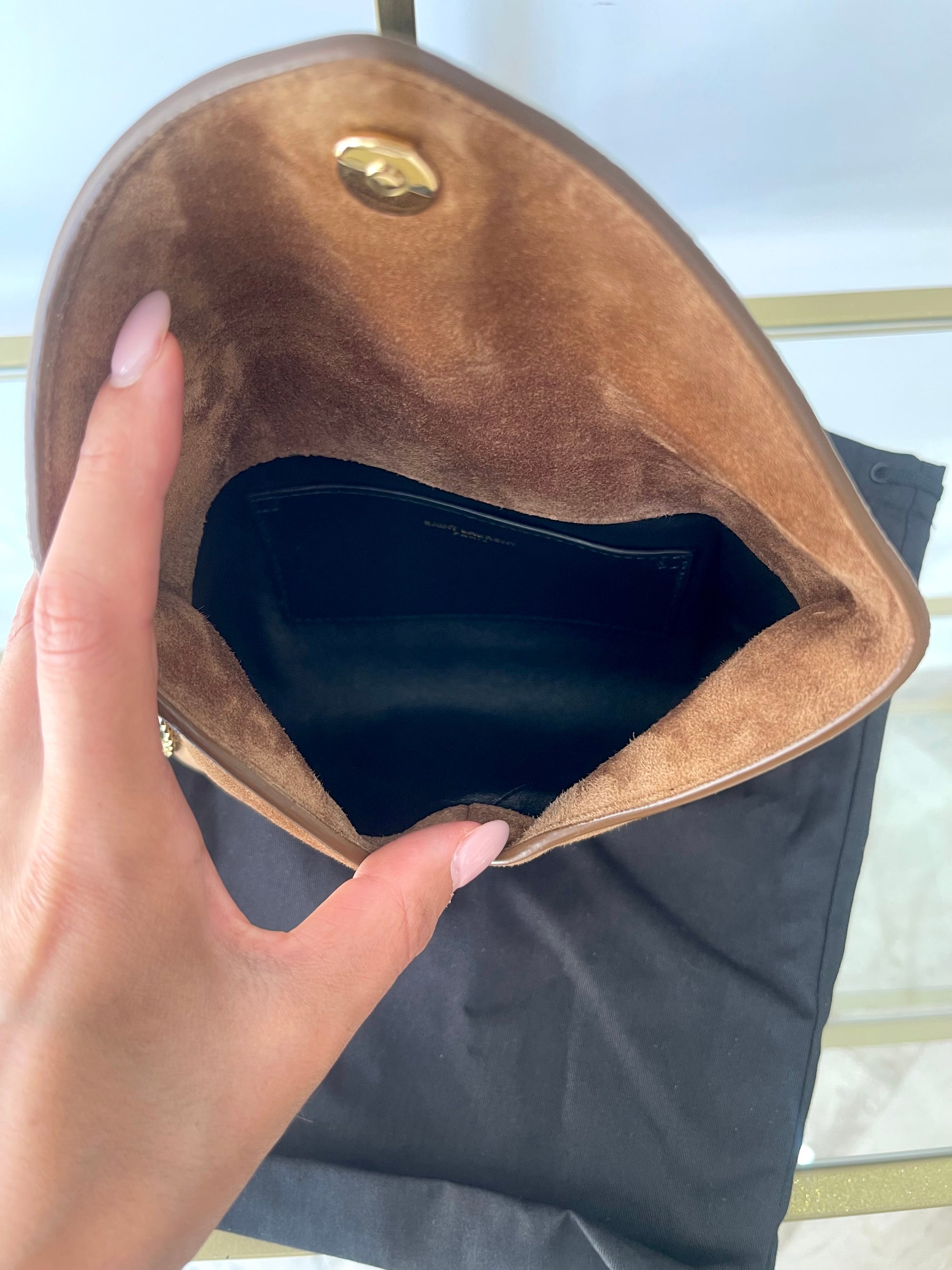 Pochette Cassandre in Suede Saint Laurent