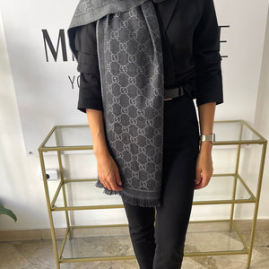 Sciarpa GG jacquard grigio antracite Gucci