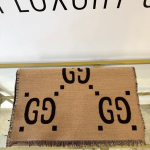 Sciarpa in lana e seta con motivo GG Jacquard Gucci